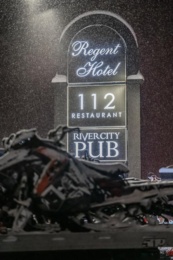 Regent Hotel Revelstoke Exteriör bild